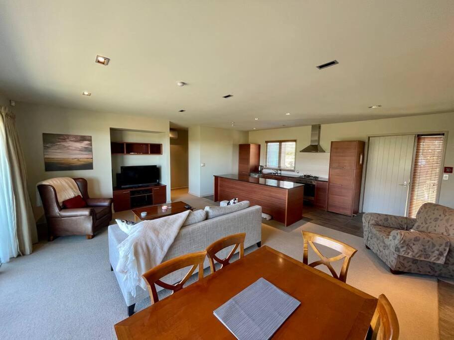 Terrace Downs 2 Bedroom Apartment Windwhistle Εξωτερικό φωτογραφία